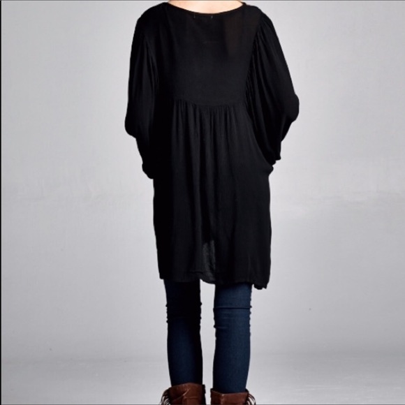 Velzera Embroidered Tunic - Picture 2 of 8